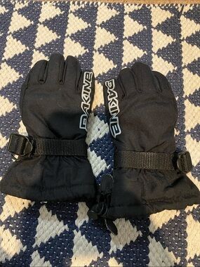 EUC Dakine Yukon gloves